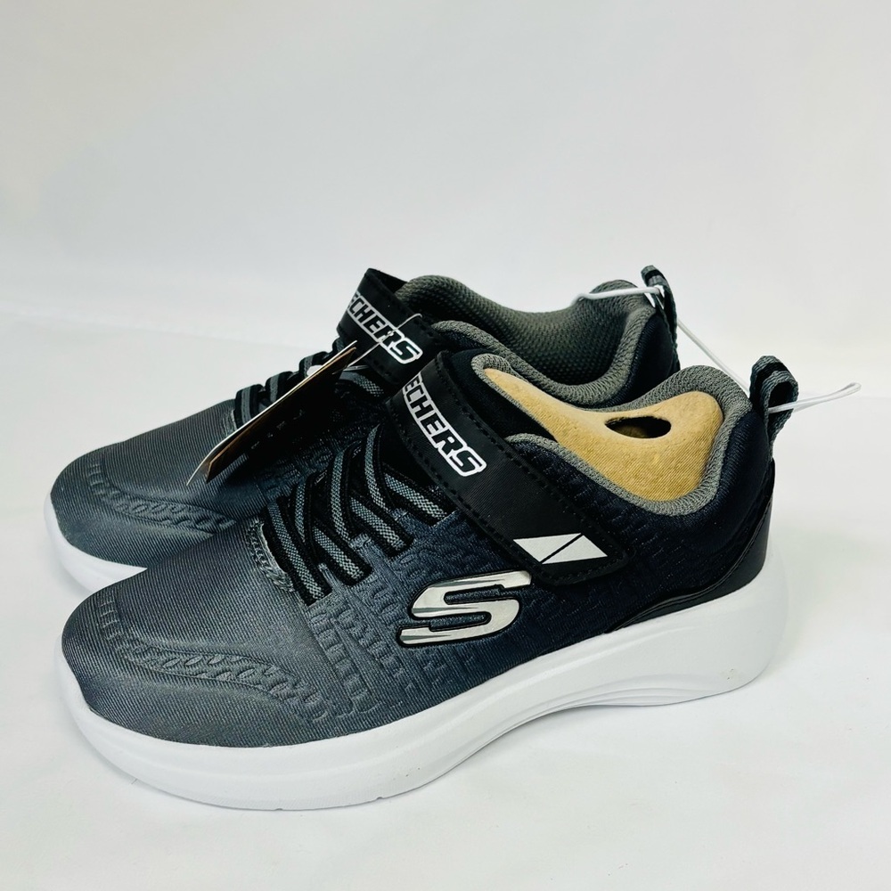 Skechers Boys Selectors Sneaker  Black Charcoal Size 12 new with tags!